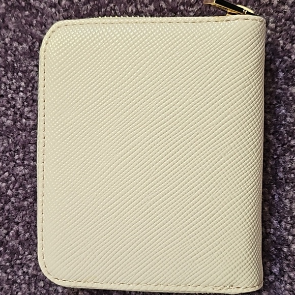 Women's Guess Wallet - Picture 3 of 6
